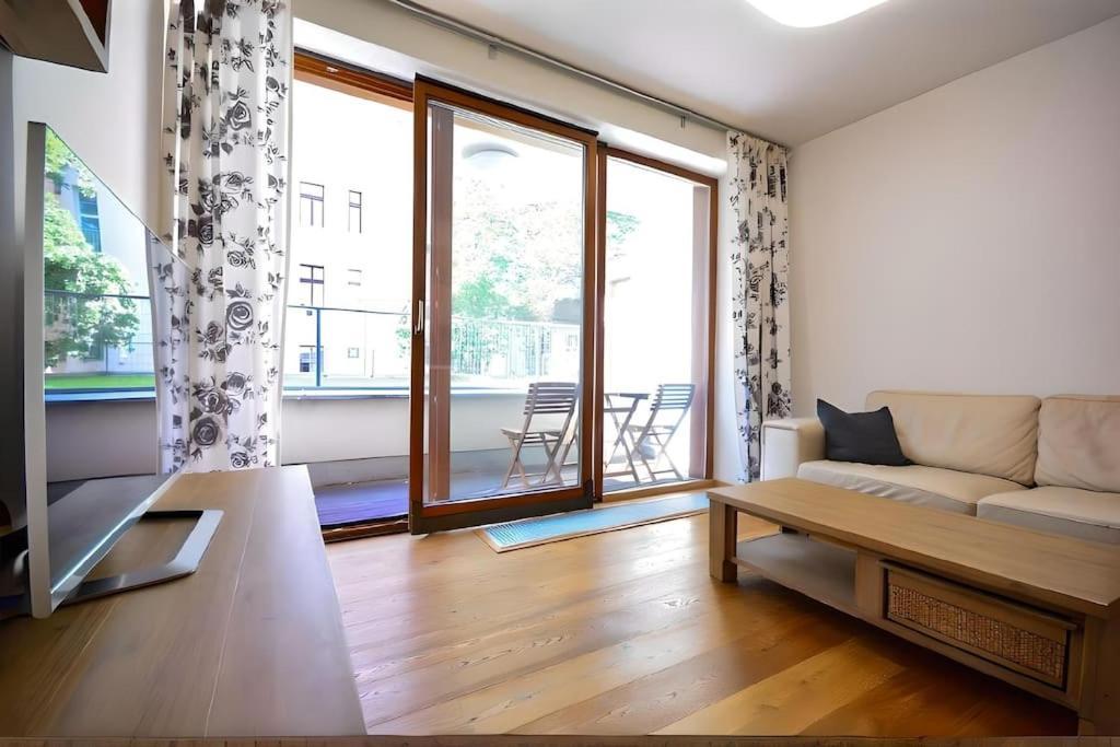 Legacy Duplex In Historic District By Rentez Апартаменти *